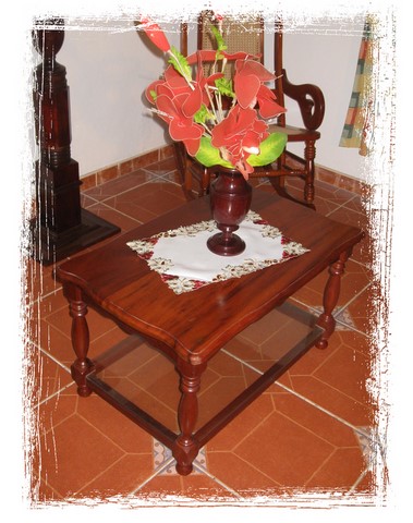 Table de salon troisième modèle .
